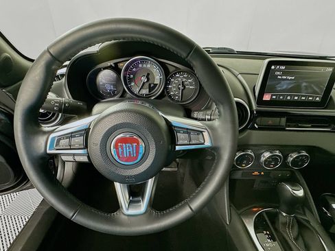 Used 2017 FIAT 124 Spider Lusso RWD image 11