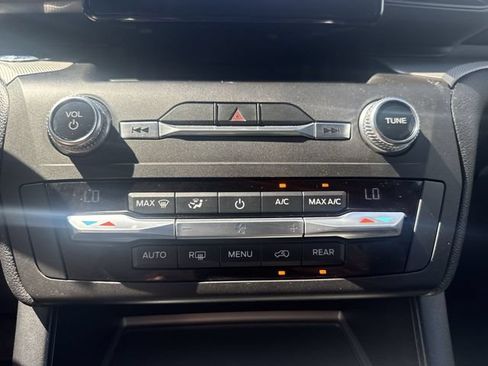 Used 2020 Ford Explorer XLT AWD/4WD image 19