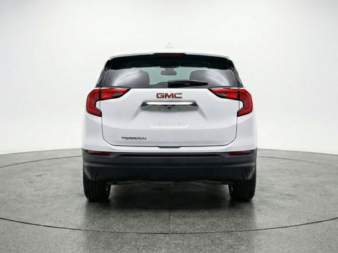 Used 2024 GMC Terrain SLE image 7