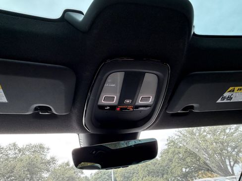 Used 2022 Polestar Polestar 2 w/ Performance Package image 19