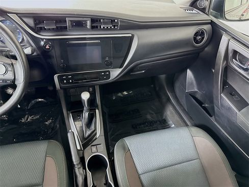 Used 2019 Toyota Corolla LE image 24