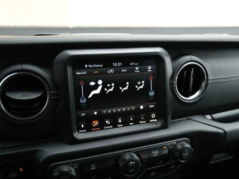 Used 2023 Jeep Wrangler Unlimited Sahara AWD/4WD image 38