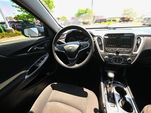 Used 2024 Chevrolet Malibu LT FWD image 31