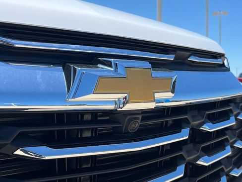 New 2026 Chevrolet Equinox LT w/ Convenience Package II FWD image 8