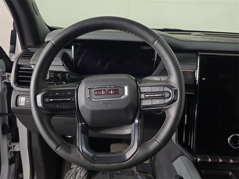 Used 2024 GMC Acadia AT4 image 10