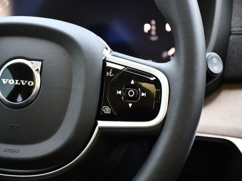 New 2026 Volvo XC90 B6 Plus w/ Protection Package Premier AWD/4WD image 23