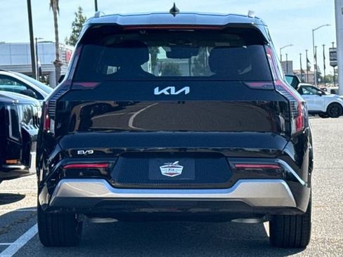 Certified 2024 Kia EV9 Land AWD/4WD image 7