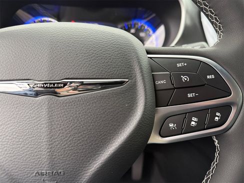 New 2026 Chrysler Pacifica Select image 26