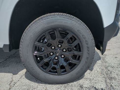 New 2026 Chevrolet Colorado W/T w/ WT Custom Package RWD image 10