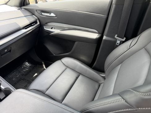 Certified 2025 Cadillac XT4 Premium Luxury FWD image 17