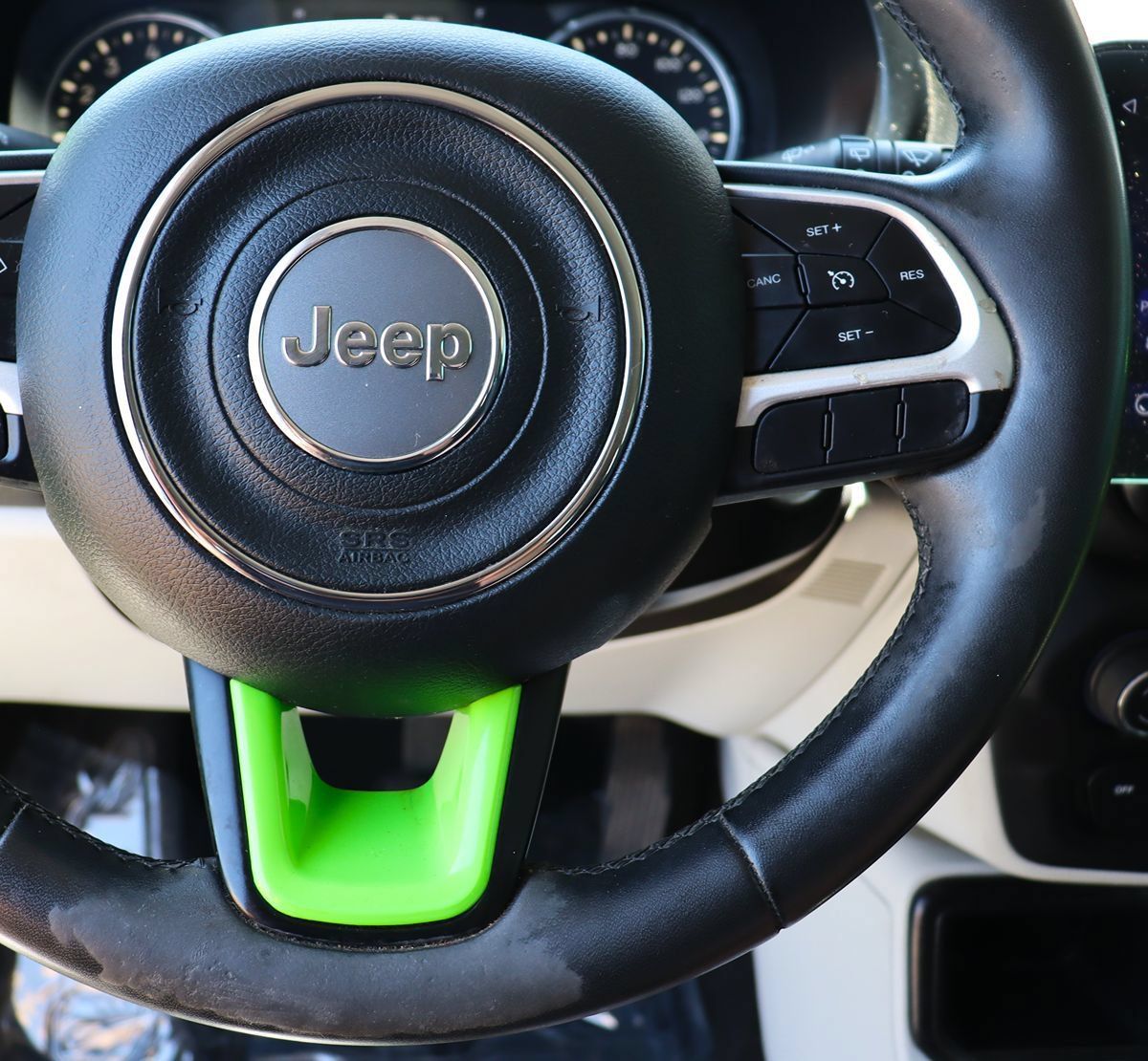Used 2018 Jeep Renegade Latitude FWD image 54