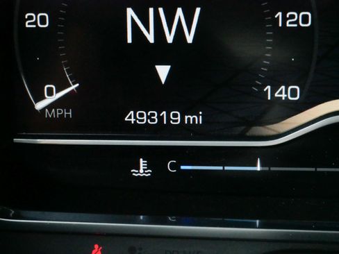 Used 2023 GMC Yukon XL SLT image 22