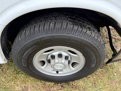 Used 2017 Chevrolet Express 3500 w/ Chrome Appearance Package image 20