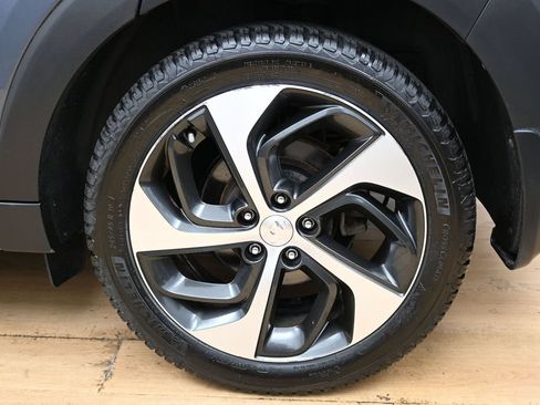 Used 2017 Hyundai Tucson Value AWD/4WD image 11