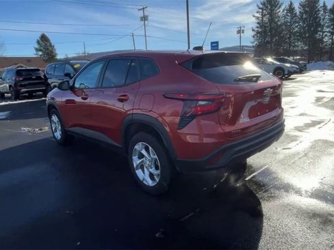 Certified 2024 Chevrolet Trax LS w/ LS Convenience Package image 2