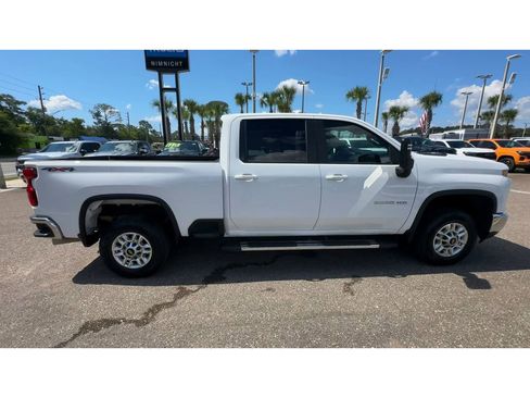 Used 2025 Chevrolet Silverado 2500 LT w/ Convenience Package AWD/4WD image 9