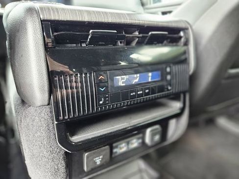 Used 2024 Jeep Wagoneer L Series II w/ Flexible Seating Group image 27