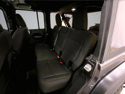Used 2018 Jeep Wrangler Unlimited Sport S AWD/4WD image 22