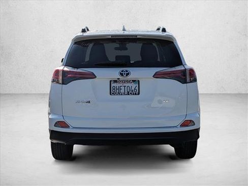 Used 2018 Toyota RAV4 LE w/ Carpet Mat Package FWD image 5