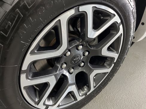 Used 2025 RAM 1500 Laramie image 12