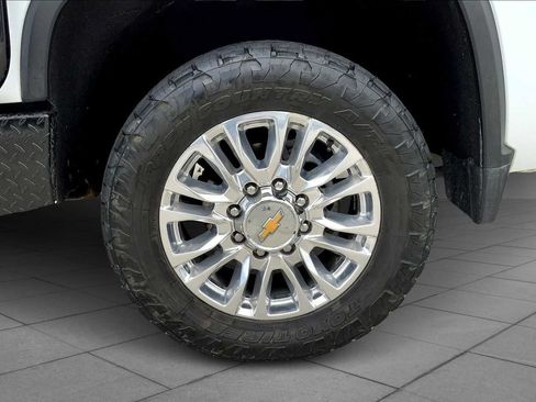 Used 2023 Chevrolet Silverado 2500 High Country AWD/4WD image 11