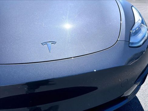 Used 2021 Tesla Model Y Long Range AWD/4WD image 31