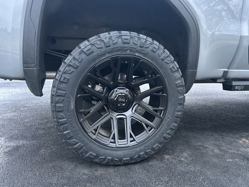 Used 2024 GMC Sierra 1500 AT4 image 34