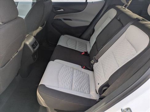 Used 2018 Chevrolet Equinox LT image 18