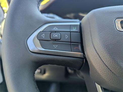 New 2026 Jeep Compass Latitude image 17