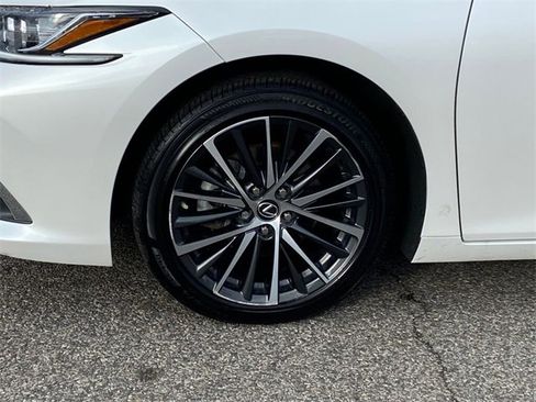 Used 2023 Lexus ES 350 w/ Premium Package image 9