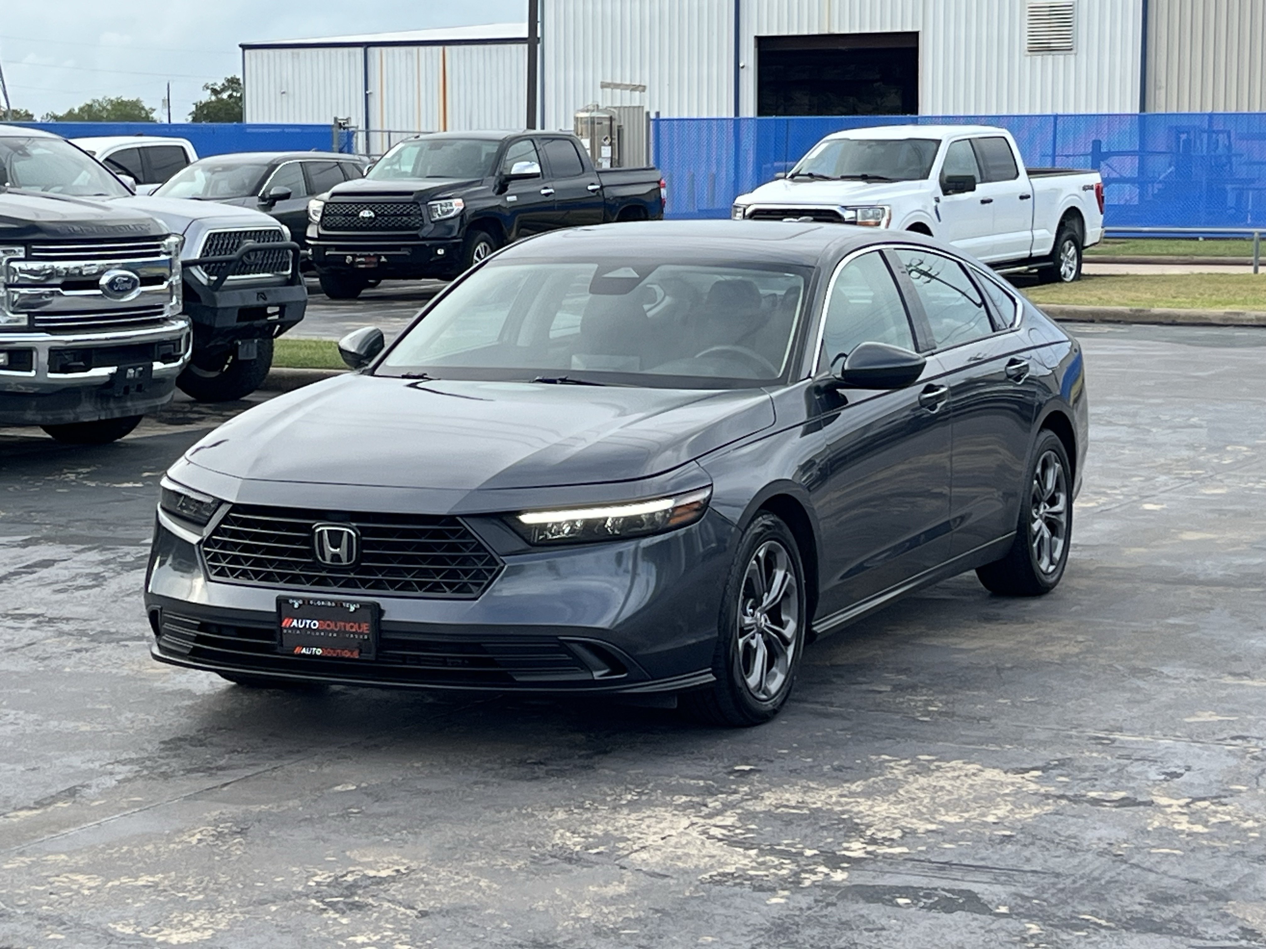 Used 2023 Honda Accord EX image 3