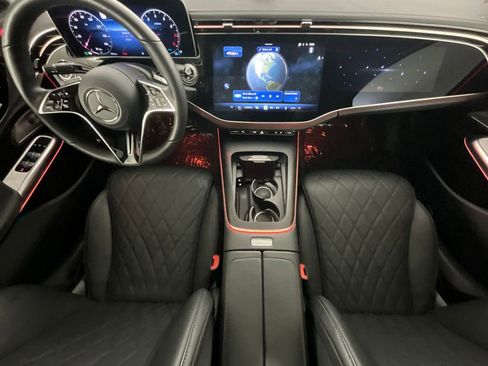 Used 2024 Mercedes-Benz E 350 4MATIC Sedan w/ Airmatic Package image 14