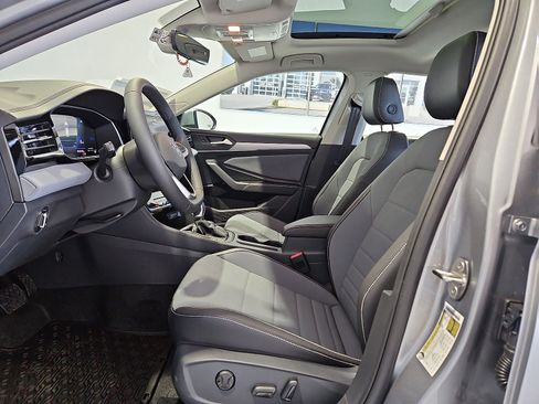 New 2026 Volkswagen Jetta SE FWD image 17