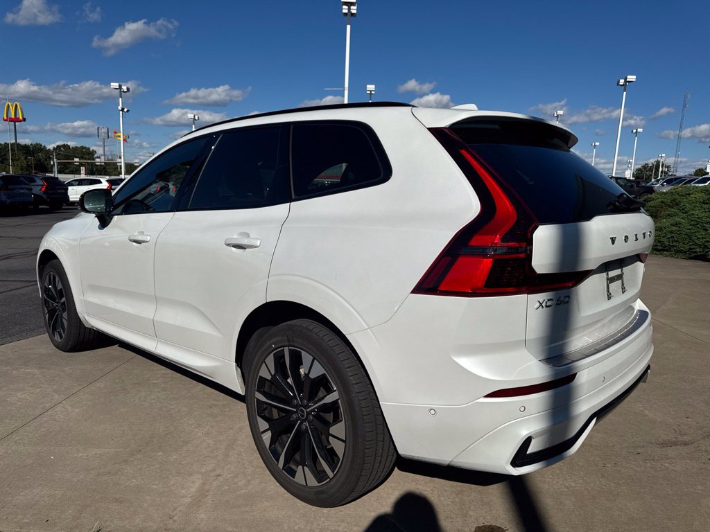 Used 2026 Volvo XC60 B5 Plus AWD/4WD image 7