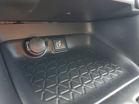 Certified 2025 Toyota RAV4 XLE AWD/4WD image 32