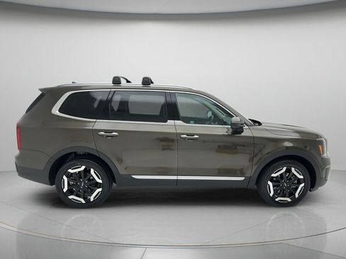 Used 2025 Kia Telluride S AWD/4WD image 5