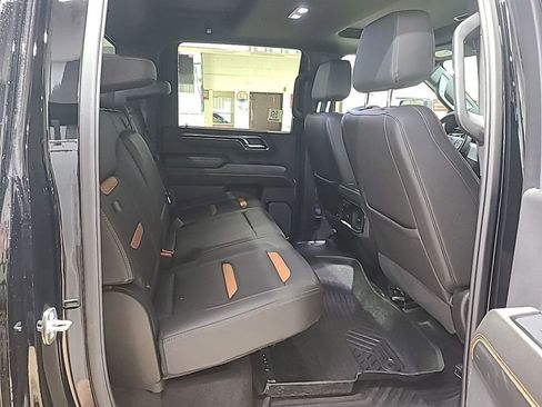 Used 2024 GMC Sierra 2500 AT4 w/ AT4 Premium Plus Package image 3