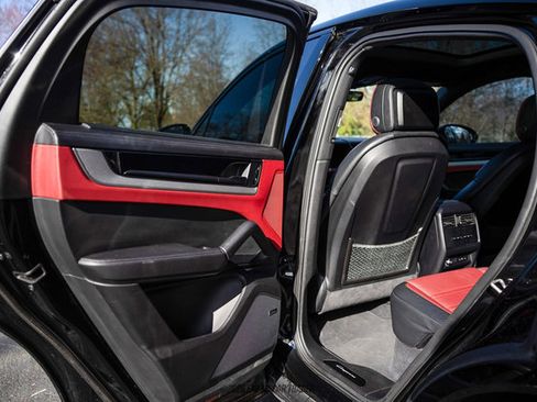 Used 2024 Porsche Cayenne S image 52