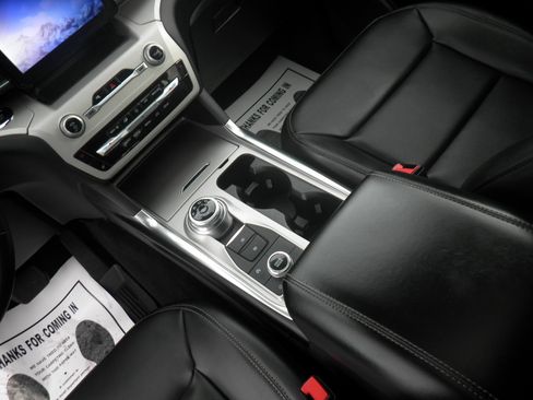 Certified 2024 Ford Explorer XLT w/ Equipment Group 202A image 21