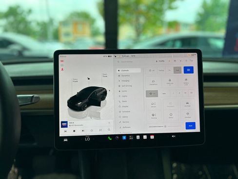 Used 2022 Tesla Model 3 Long Range AWD/4WD image 22