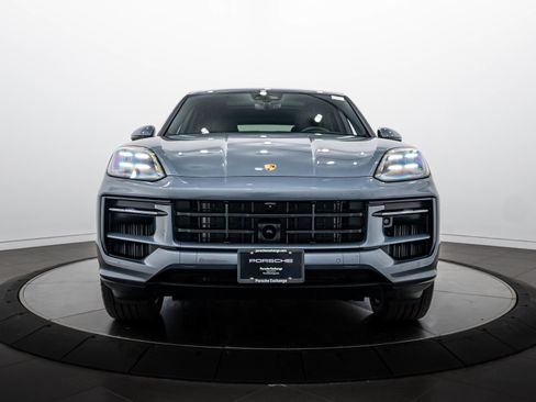 Certified 2026 Porsche Cayenne AWD/4WD image 10