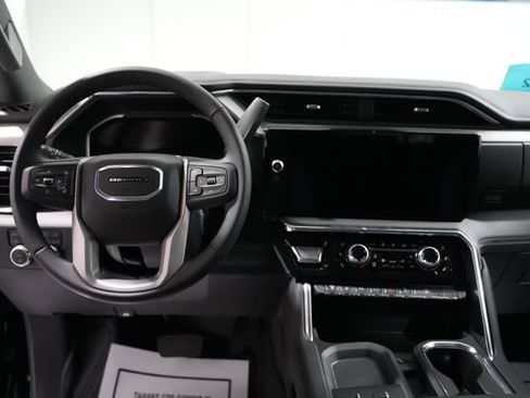 New 2026 GMC Sierra 2500 Denali w/ Denali Reserve Package image 15