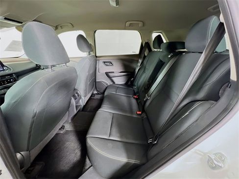 Used 2023 Nissan Rogue S image 22