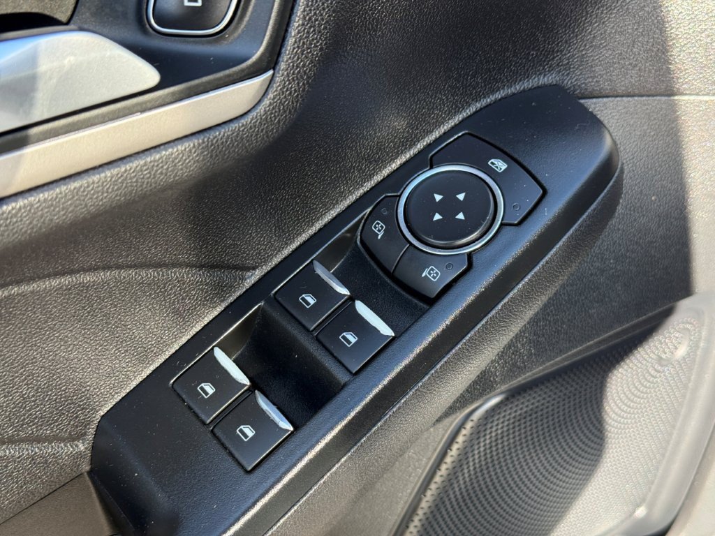 Used 2021 Ford Escape SE FWD image 11