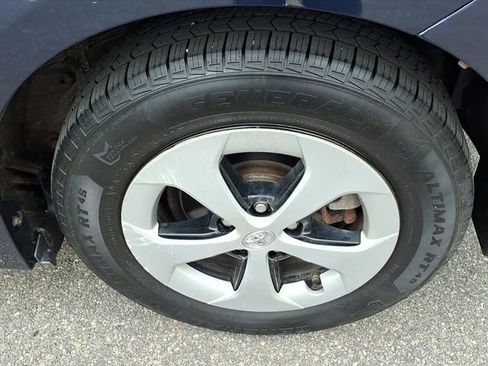 Used 2013 Toyota Prius Three FWD image 9