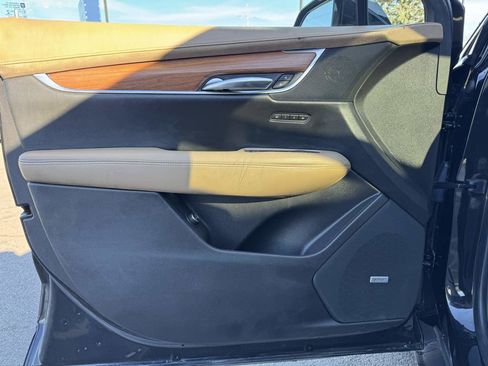 Used 2018 Cadillac XT5 Platinum w/ Driver Assist Package image 24