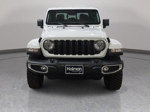 Used 2025 Jeep Gladiator Sport AWD/4WD image 3