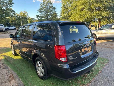 Used 2011 Dodge Grand Caravan Mainstreet w/ PWR Convenience Group image 8