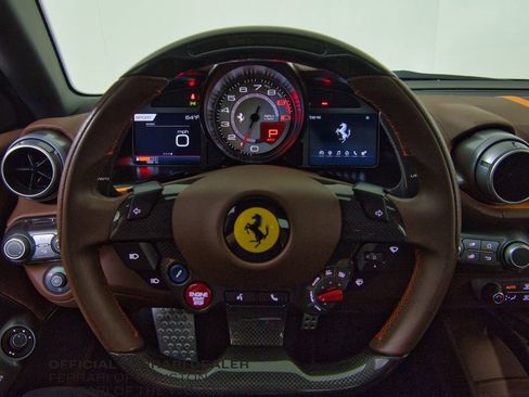 Used 2022 Ferrari 812 GTS image 11