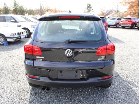 Used 2017 Volkswagen Tiguan S image 8
